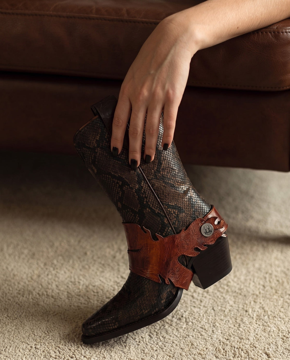lifestyle/python-hand.jpg